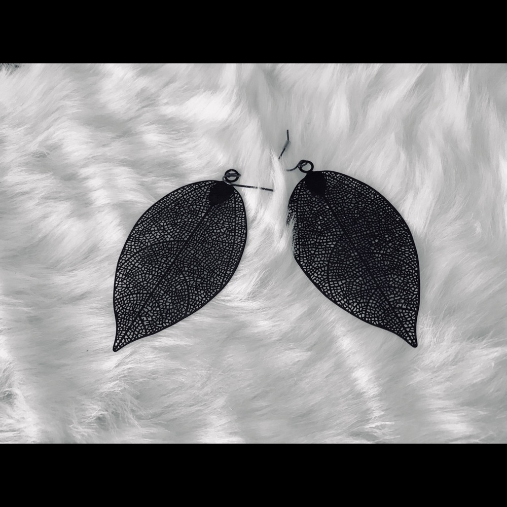 Leaf earring 💕NEW☘️